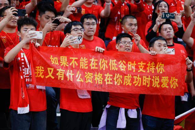 莱万：不懂2020金球为何取消 足球有关生意政治